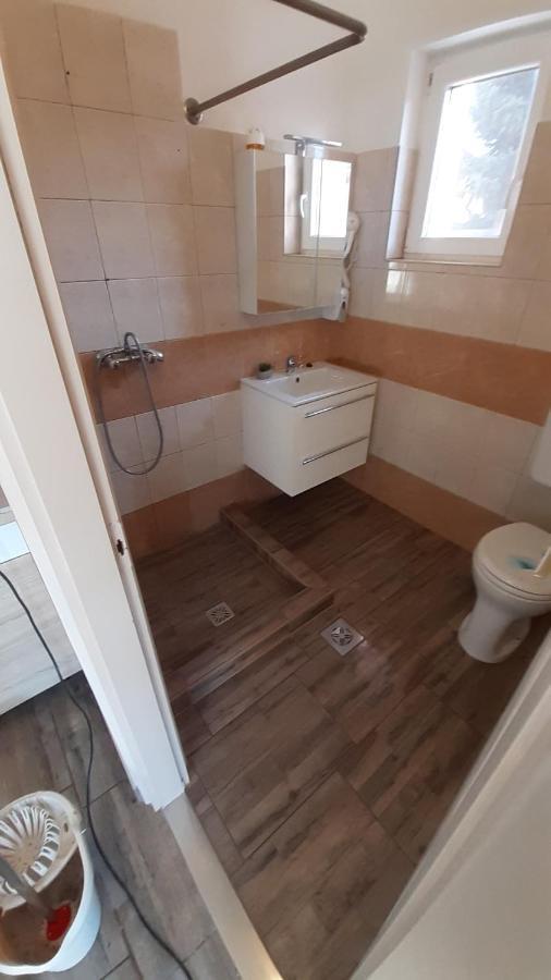 Alom Apartman ไฮจ์ดุสโซบอสโล ภายนอก รูปภาพ