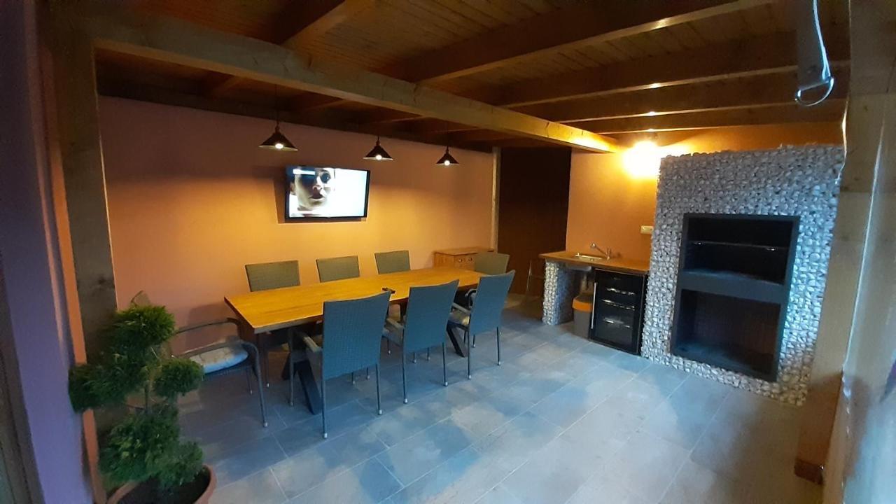 Alom Apartman ไฮจ์ดุสโซบอสโล ภายนอก รูปภาพ