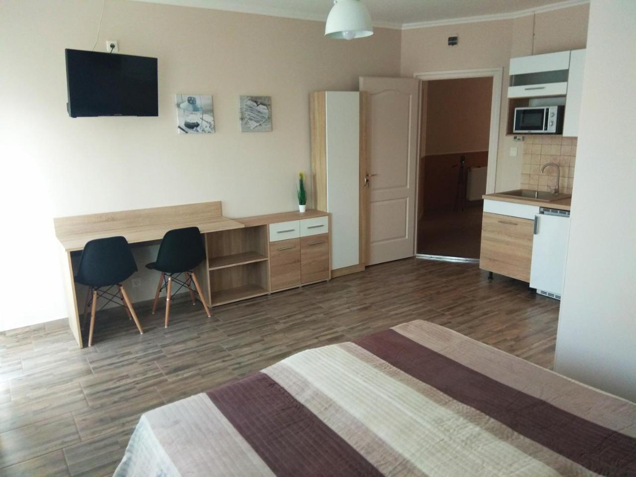 Alom Apartman ไฮจ์ดุสโซบอสโล ภายนอก รูปภาพ