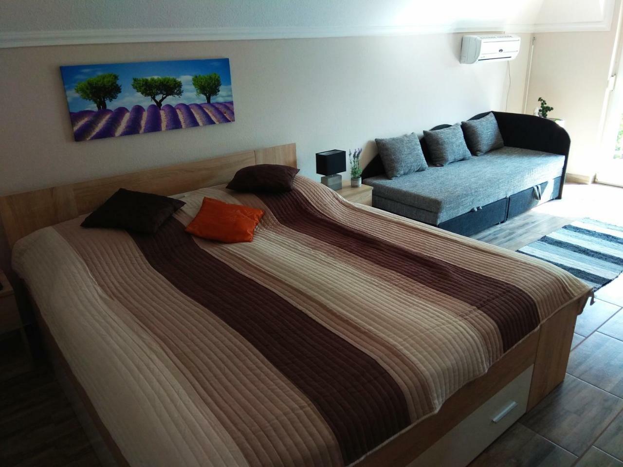 Alom Apartman ไฮจ์ดุสโซบอสโล ภายนอก รูปภาพ