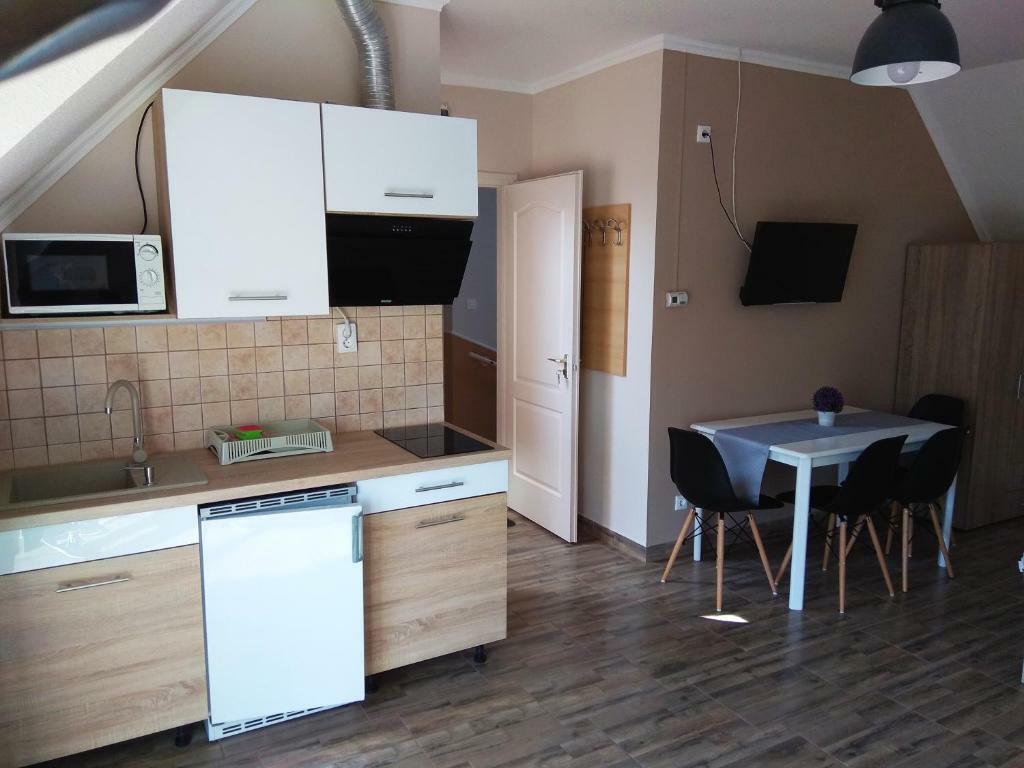Alom Apartman ไฮจ์ดุสโซบอสโล ภายนอก รูปภาพ